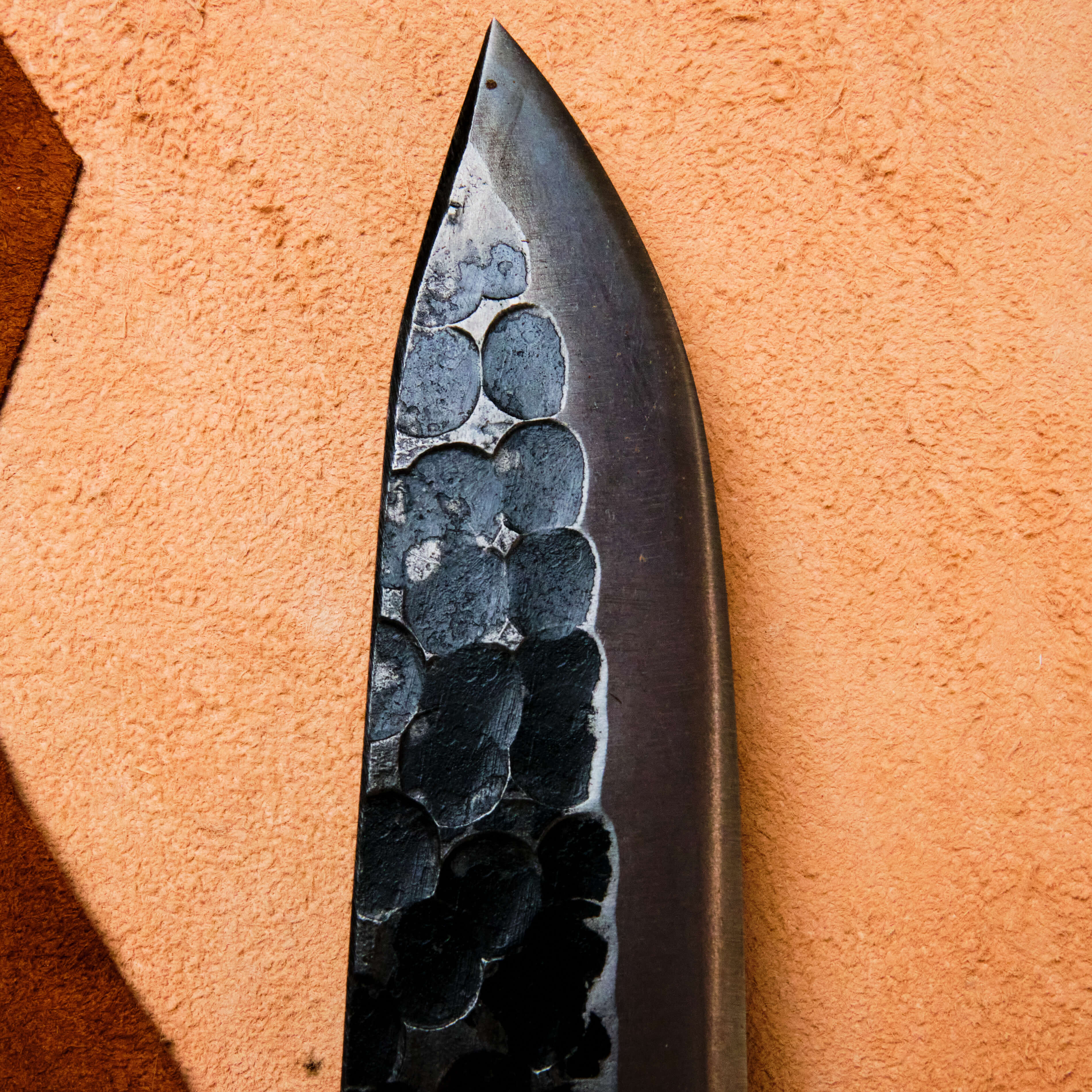 Couteau d'extérieur fait main avec étui en cuir