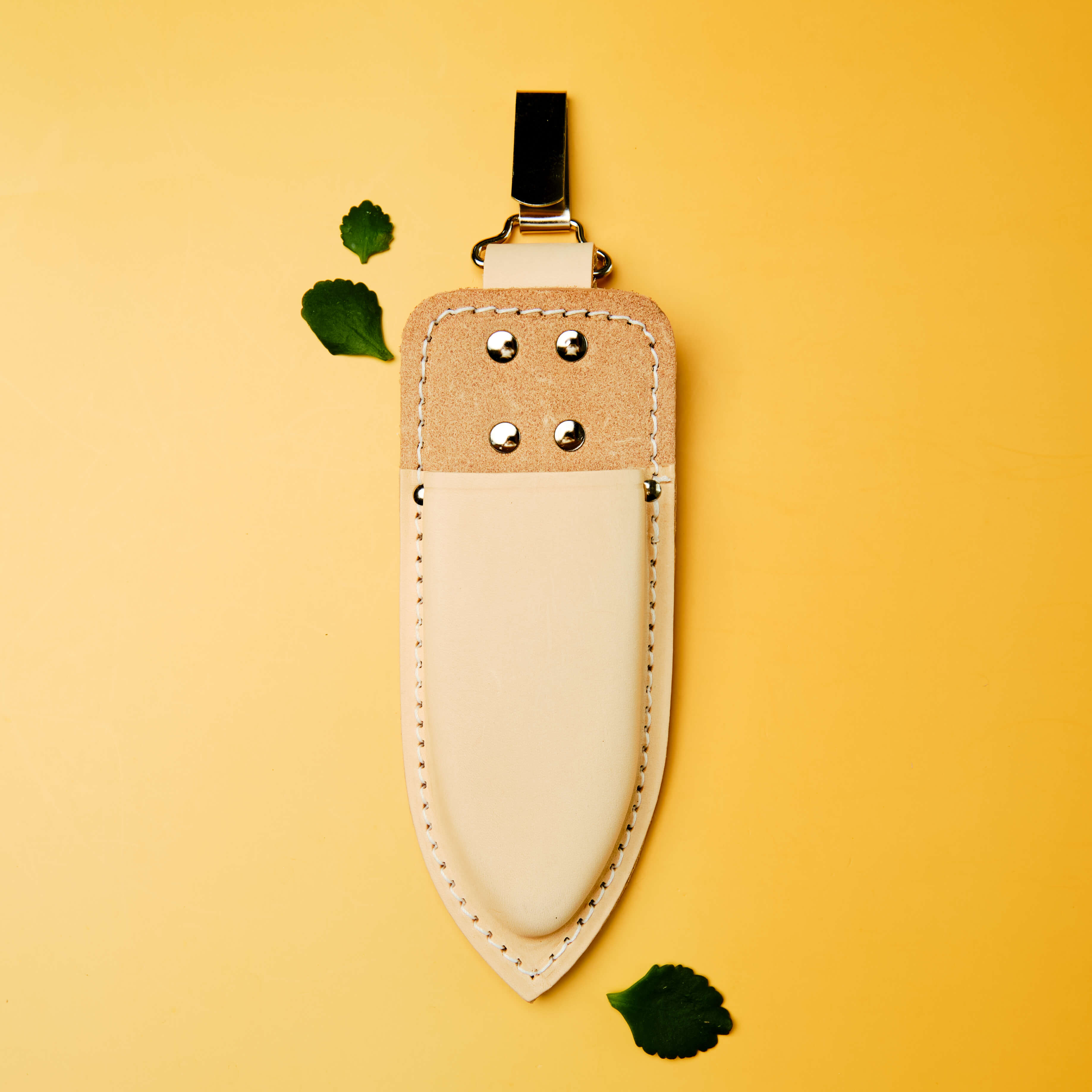 Étui en cuir pour sécateur de jardin