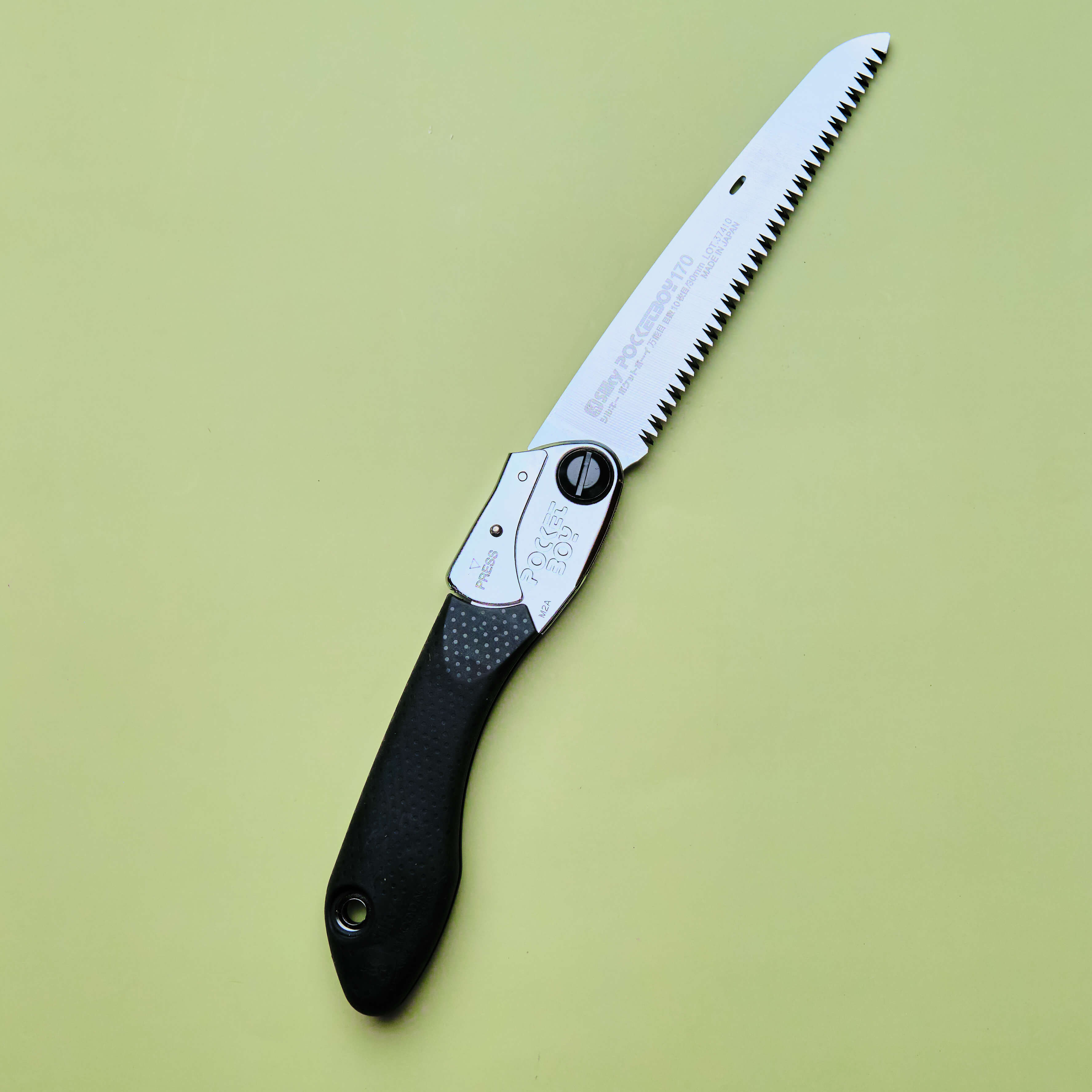 Scie d'élagage pliable 170 mm Lame compacte légère et affûtée, poignée rouge et noire